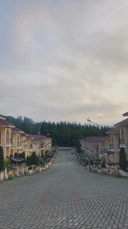 Villa Brastagi Resort Jalan Mimpin Tua Blok C No. 41 Berastagi Εξωτερικό φωτογραφία